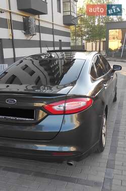 Седан Ford Fusion 2014 в 