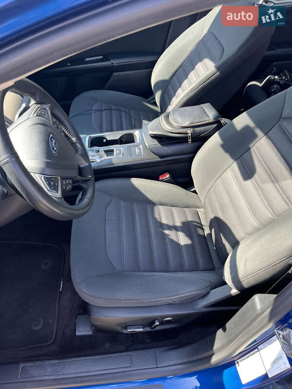 Седан Ford Fusion 2016 в Львове