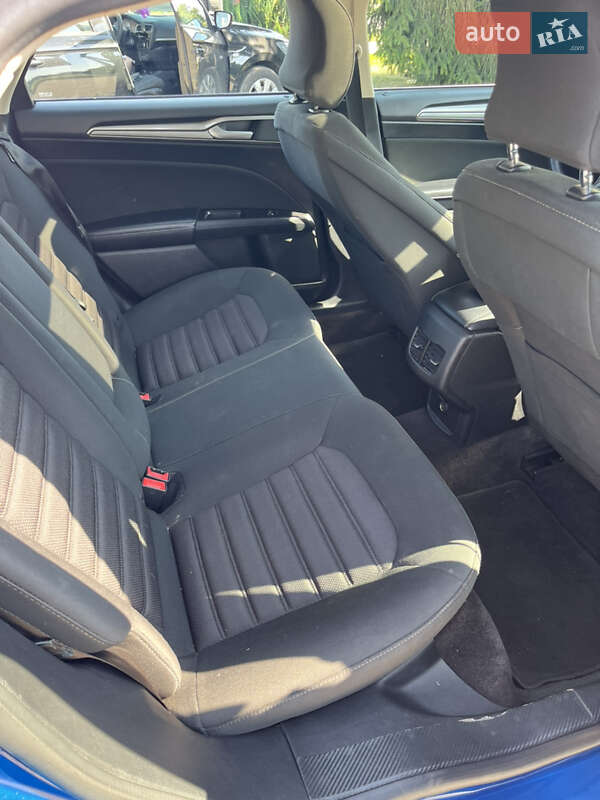 Седан Ford Fusion 2016 в Львове