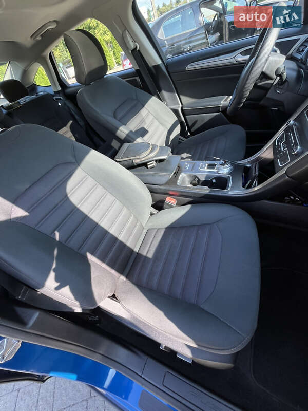 Седан Ford Fusion 2016 в Львове