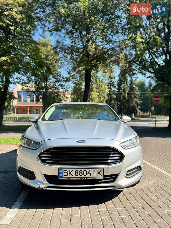 Седан Ford Fusion 2013 в Ровно