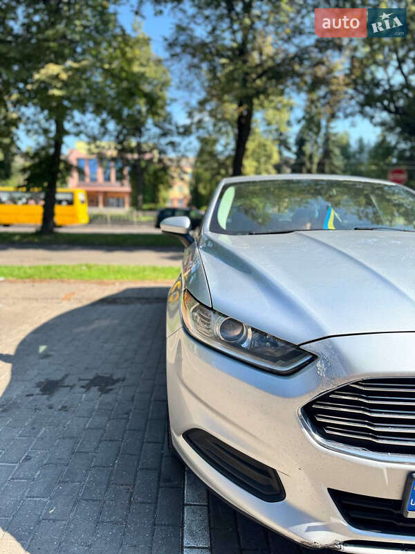 Седан Ford Fusion 2013 в Ровно