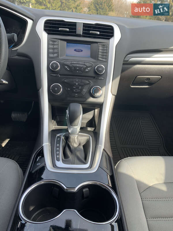 Седан Ford Fusion 2013 в Ровно