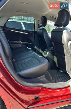 Седан Ford Fusion 2015 в 
