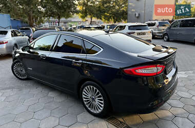 Седан Ford Fusion 2014 в 