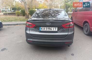 Седан Ford Fusion 2016 в 