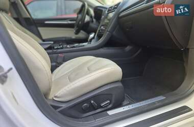 Седан Ford Fusion 2015 в 