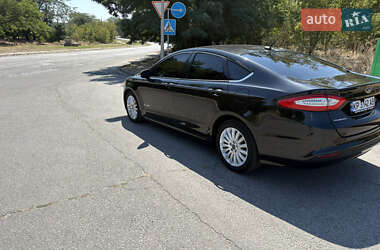 Седан Ford Fusion 2012 в 