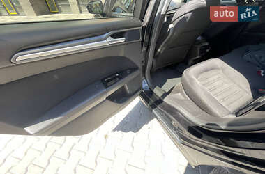 Седан Ford Fusion 2013 в 