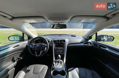 Седан Ford Fusion 2013 в 