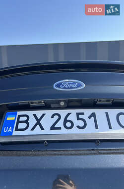 Седан Ford Fusion 2013 в 