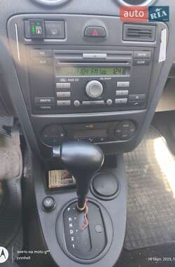 Хетчбек Ford Fusion 2010 в 