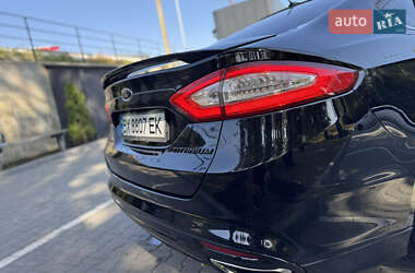 Седан Ford Fusion 2015 в 