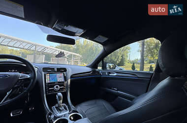Седан Ford Fusion 2015 в 