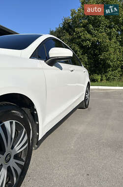 Седан Ford Fusion 2013 в 