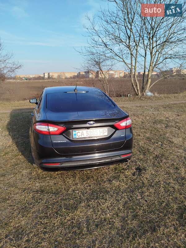 Седан Ford Fusion 2015 в Ватутино