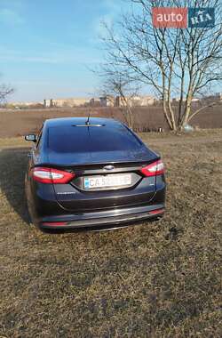 Седан Ford Fusion 2015 в 