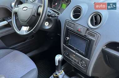 Хэтчбек Ford Fusion 2010 в 