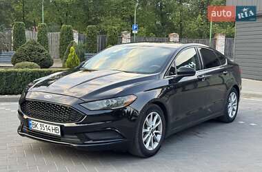 Седан Ford Fusion 2016 в 