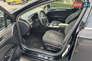 Седан Ford Fusion 2016 в 