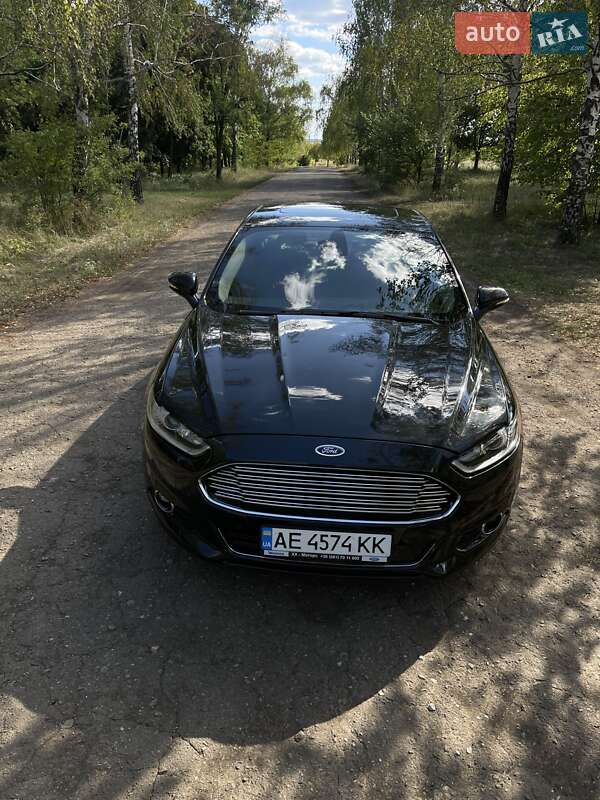 Седан Ford Fusion 2015 в Лозовой