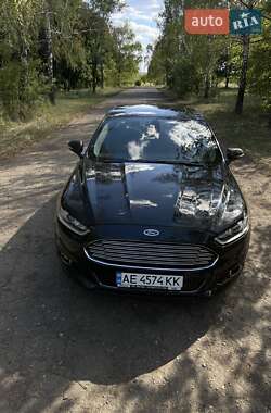 Седан Ford Fusion 2015 в 