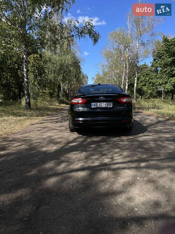 Седан Ford Fusion 2015 в Лозовой