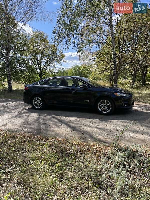 Седан Ford Fusion 2015 в Лозовой