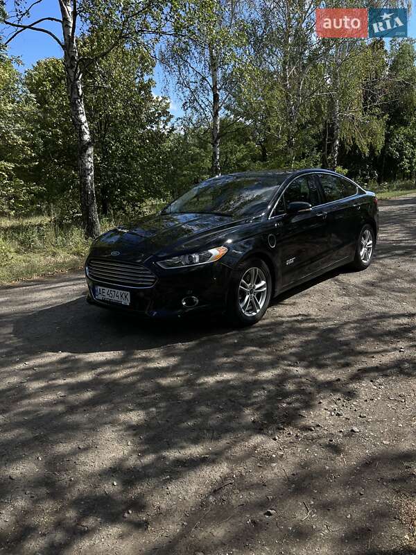 Седан Ford Fusion 2015 в Лозовой