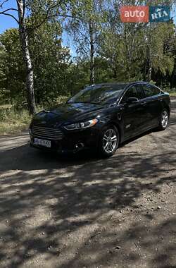Седан Ford Fusion 2015 в 