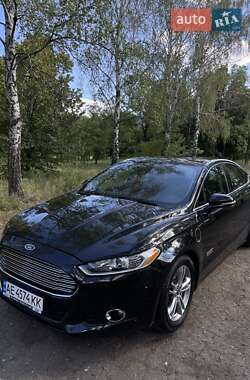 Седан Ford Fusion 2015 в 