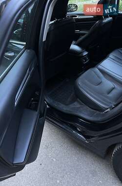 Седан Ford Fusion 2015 в 