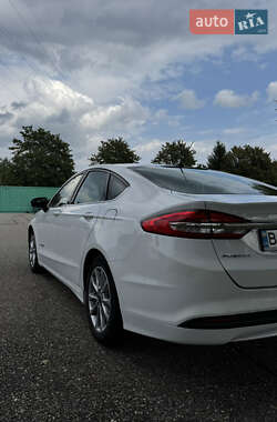 Седан Ford Fusion 2017 в 