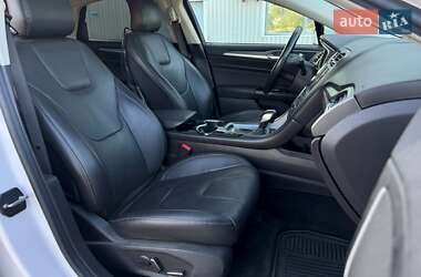 Седан Ford Fusion 2016 в 