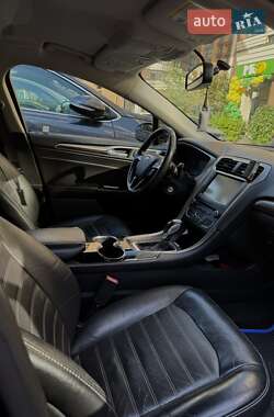 Седан Ford Fusion 2014 в 