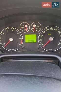 Хэтчбек Ford Fusion 2006 в 