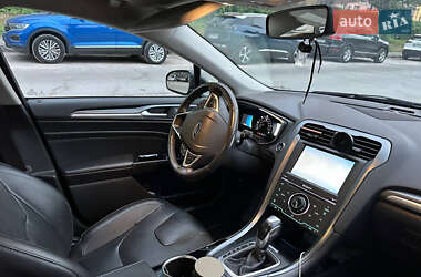 Седан Ford Fusion 2014 в 