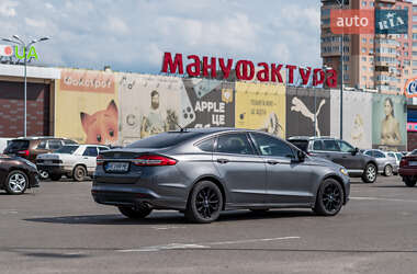 Седан Ford Fusion 2016 в 