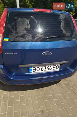 Хэтчбек Ford Fusion 2008 в 