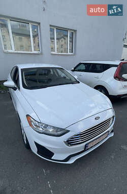 Седан Ford Fusion 2019 в 