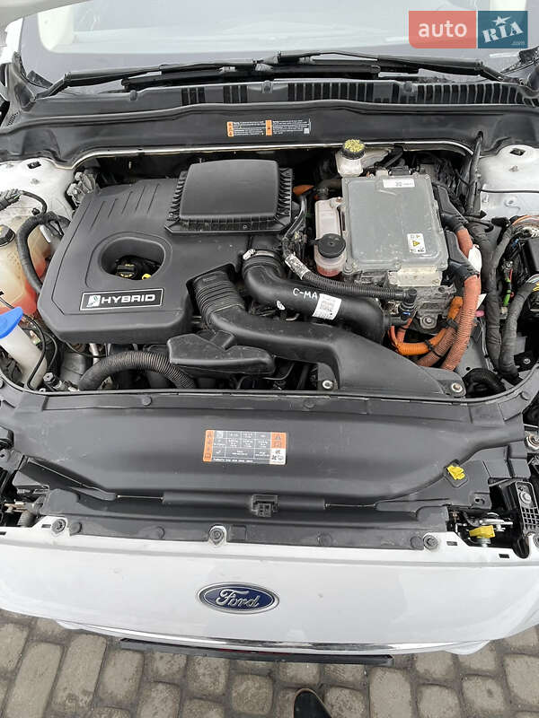 Седан Ford Fusion 2019 в Львове