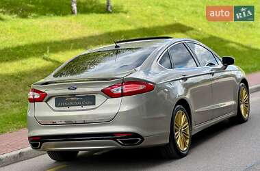 Седан Ford Fusion 2015 в 