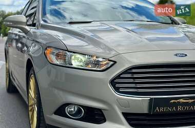 Седан Ford Fusion 2015 в 