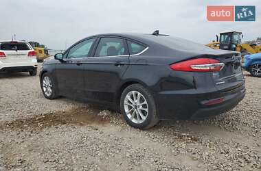 Седан Ford Fusion 2020 в 
