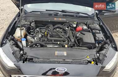 Седан Ford Fusion 2020 в 