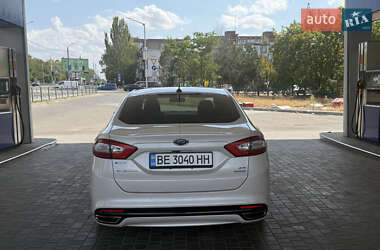 Седан Ford Fusion 2015 в 