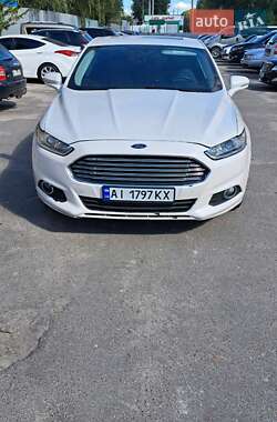 Седан Ford Fusion 2015 в 