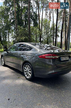 Седан Ford Fusion 2017 в 