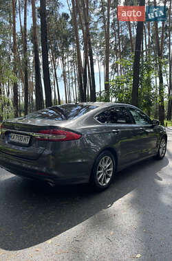 Седан Ford Fusion 2017 в 
