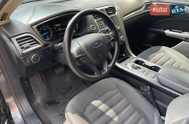 Седан Ford Fusion 2017 в 